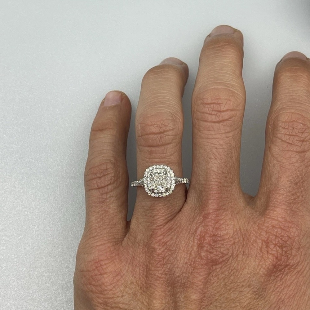 Tiffany & Co. Soleste 1.06 Ct Cushion Diamond Platinum Engagement Ring $15000 - Picture 11 of 15